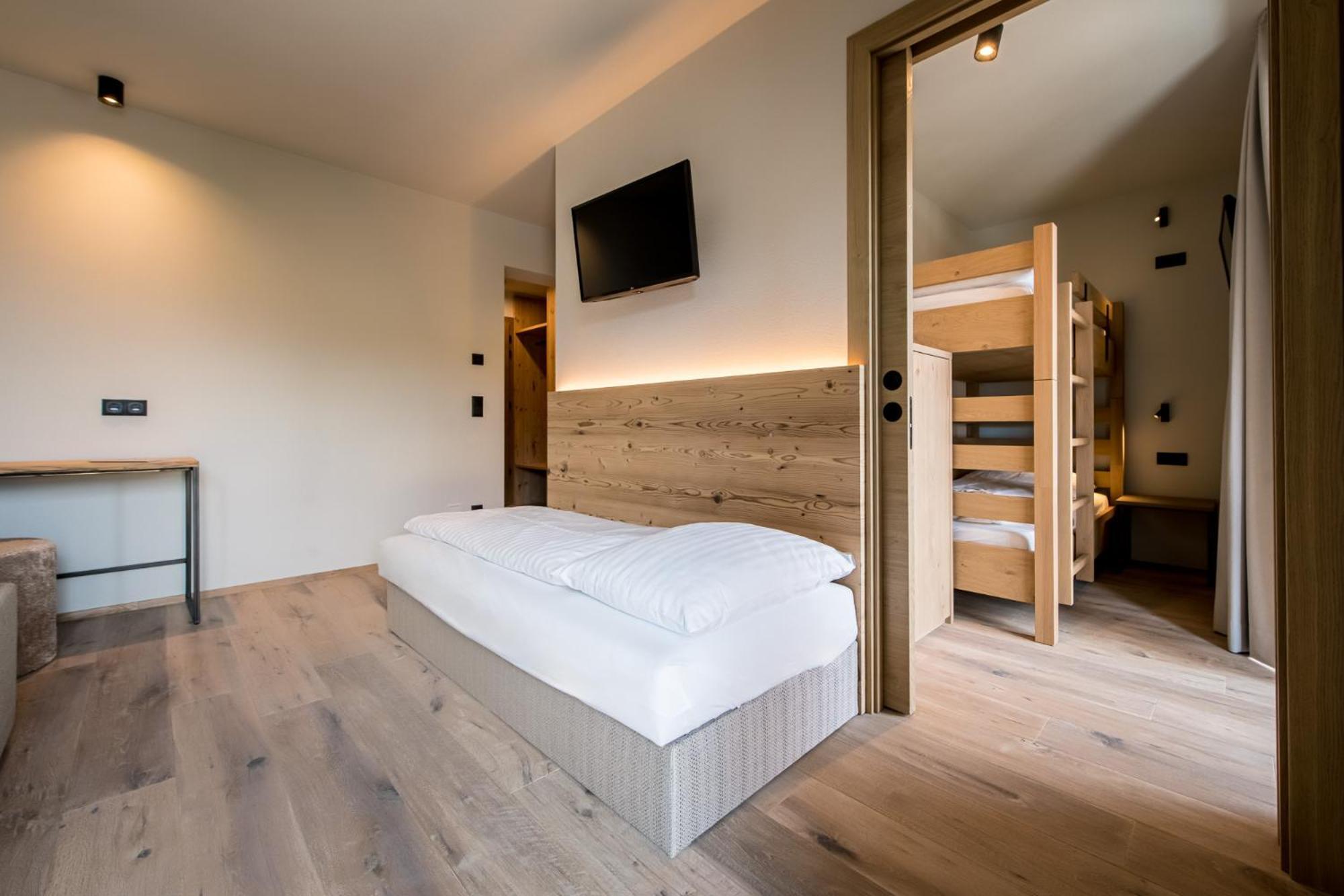 Hotel Sonnenheim Киенес Екстериор снимка