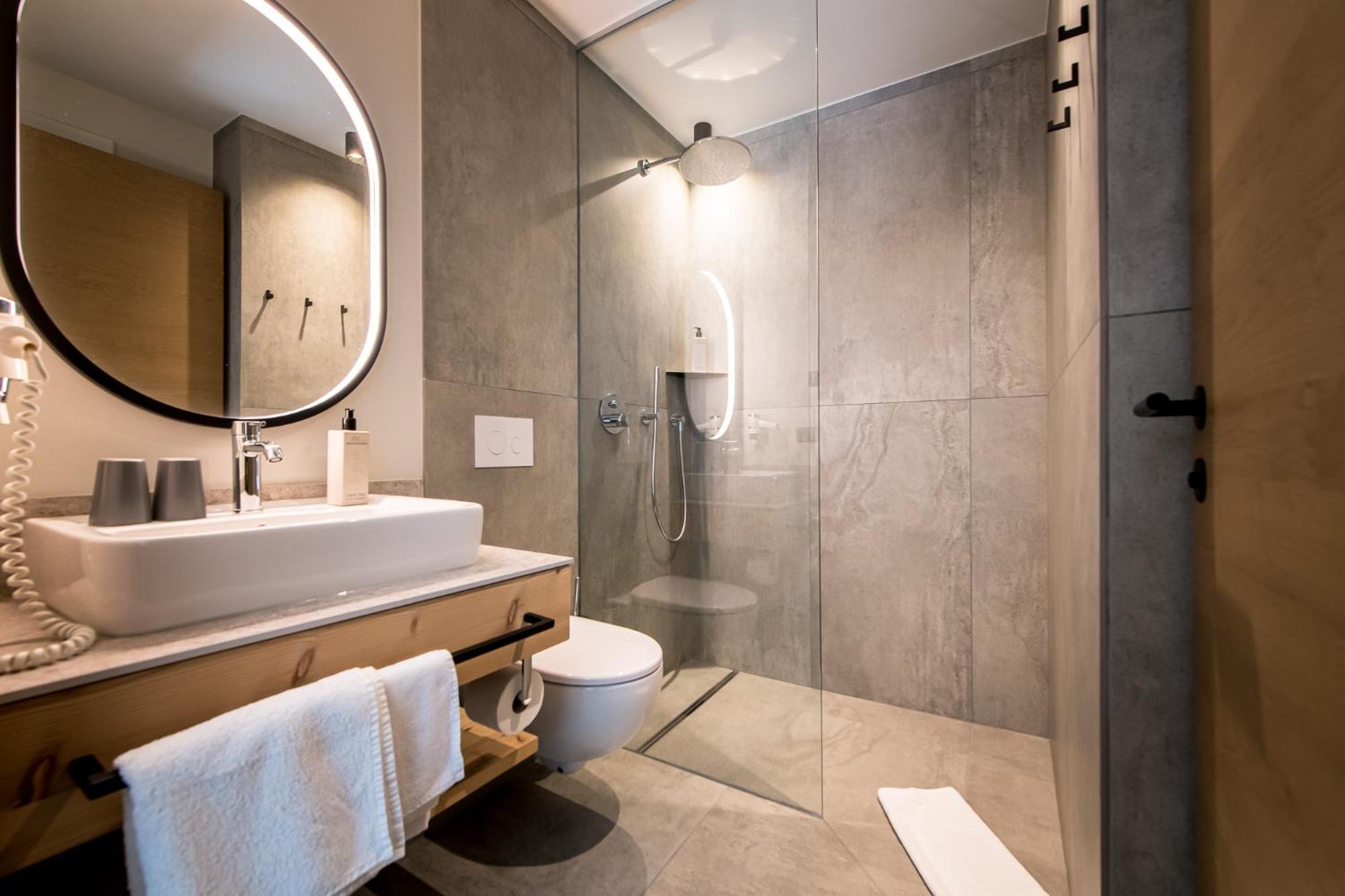 Hotel Sonnenheim Киенес Екстериор снимка