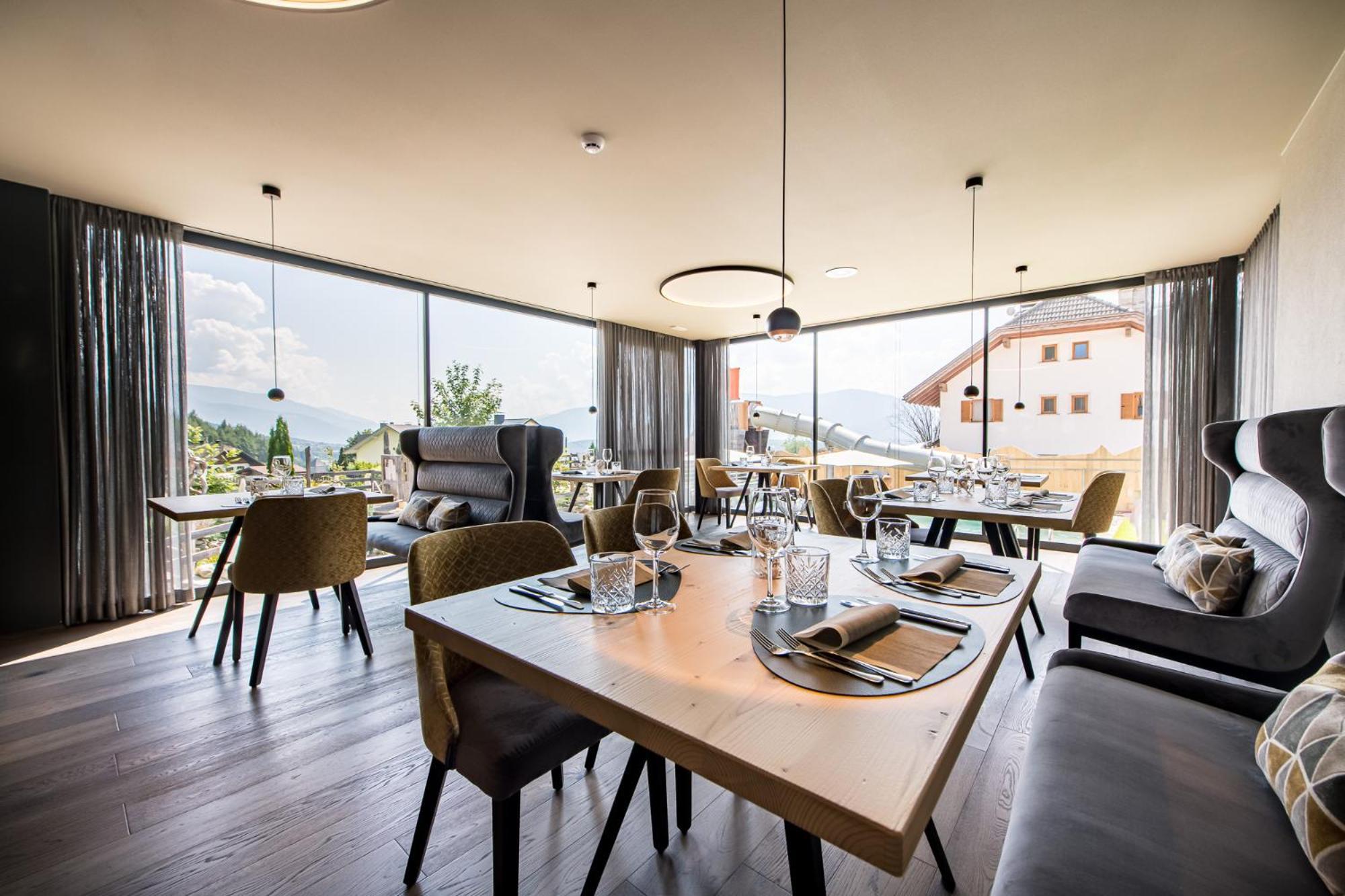 Hotel Sonnenheim Киенес Екстериор снимка