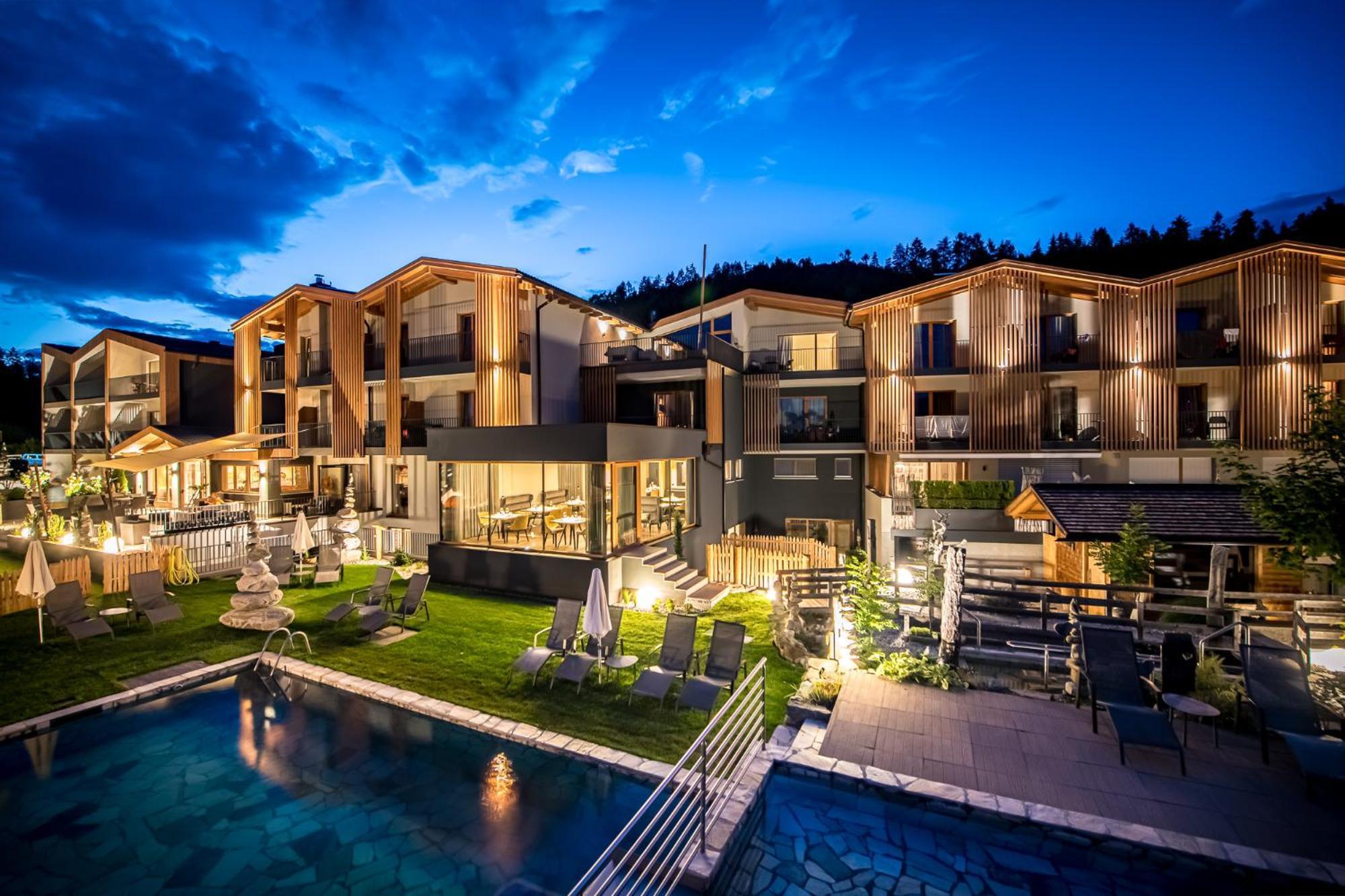 Hotel Sonnenheim Киенес Екстериор снимка