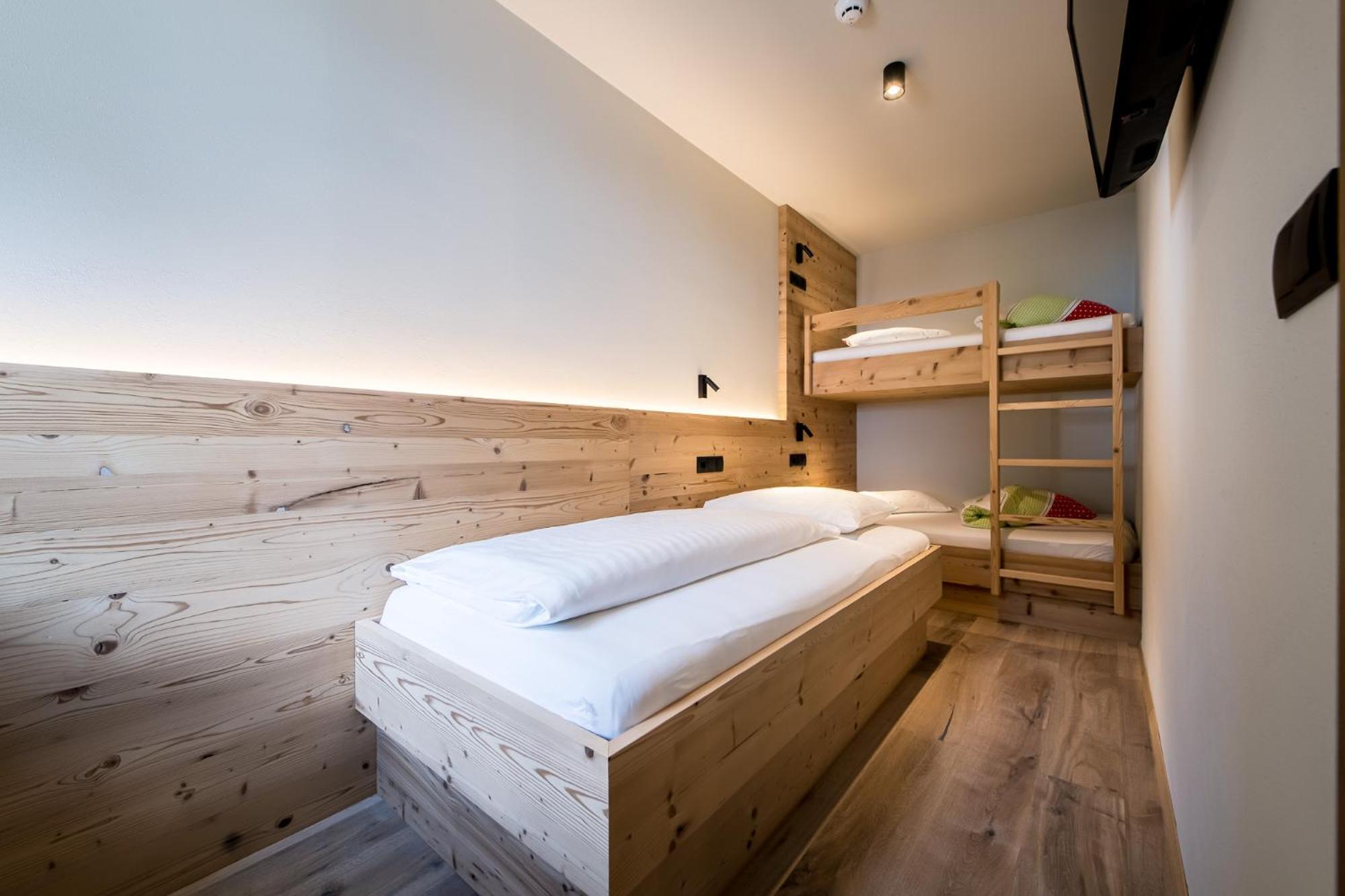Hotel Sonnenheim Киенес Екстериор снимка