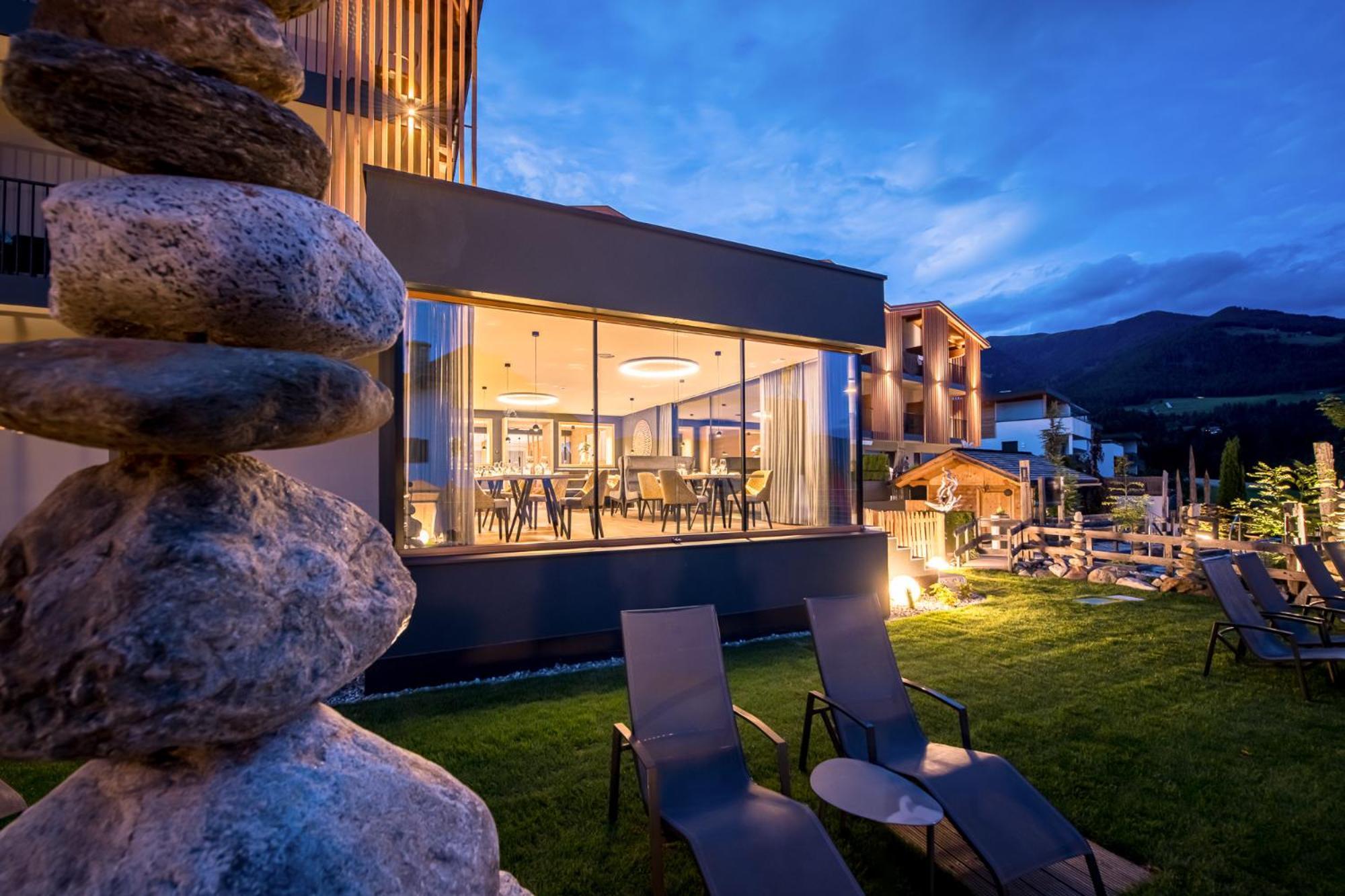 Hotel Sonnenheim Киенес Екстериор снимка